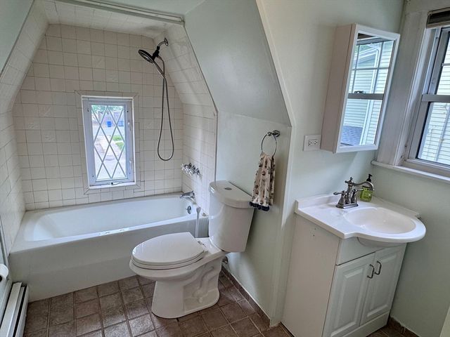 12 Palmer Ave, Saugus, MA 01906