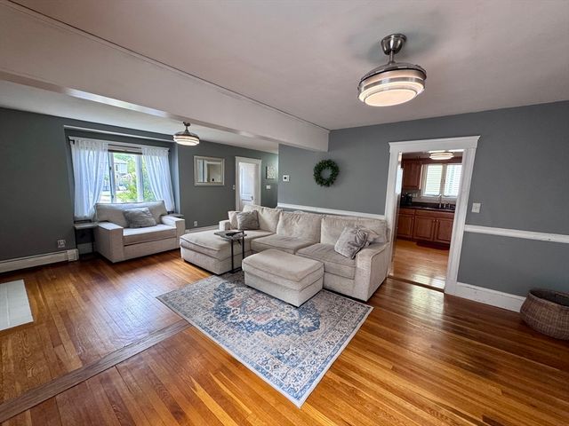 12 Palmer Ave, Saugus, MA 01906