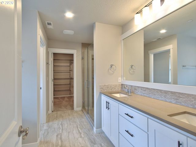 3686 Ne PIONEER St, Camas, WA 98607