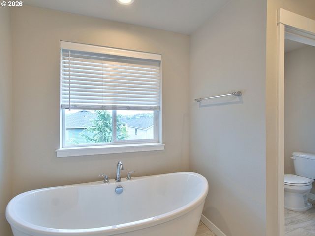 3686 Ne PIONEER St, Camas, WA 98607