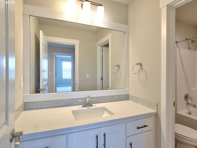 3686 Ne PIONEER St, Camas, WA 98607