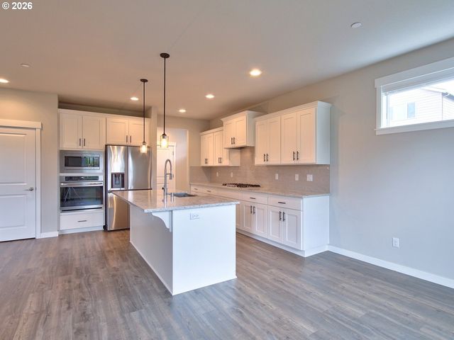 3686 Ne PIONEER St, Camas, WA 98607