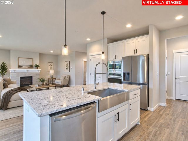 3686 Ne PIONEER St, Camas, WA 98607