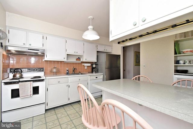1002 TELEGRAPH RD, Perkasie, PA 18944
