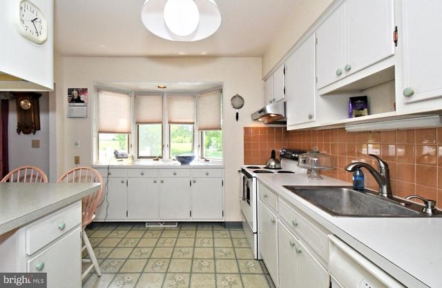 1002 TELEGRAPH RD, Perkasie, PA 18944
