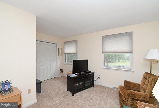 1002 TELEGRAPH RD, Perkasie, PA 18944