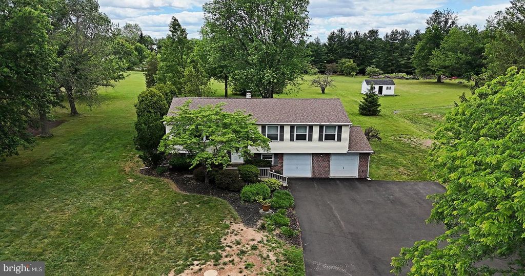 1002 TELEGRAPH RD, Perkasie, PA 18944
