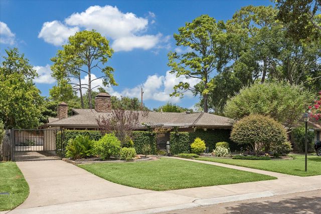 10034 Meadow Lake Lane, Houston, TX 77042