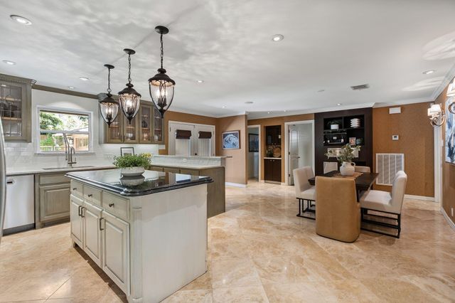 10034 Meadow Lake Lane, Houston, TX 77042