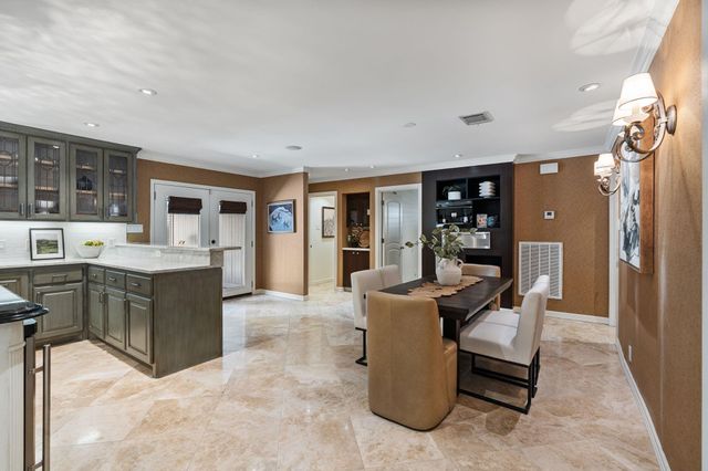 10034 Meadow Lake Lane, Houston, TX 77042