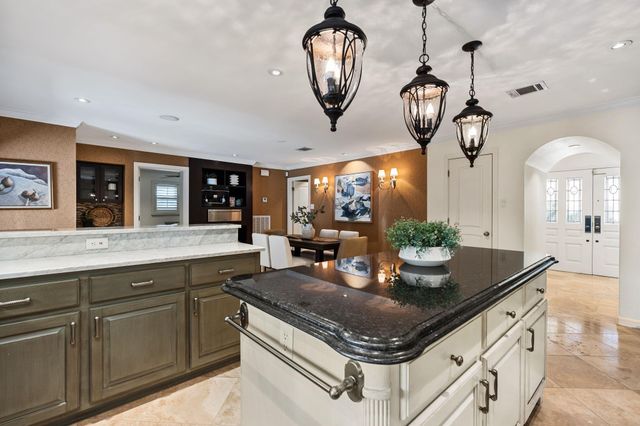 10034 Meadow Lake Lane, Houston, TX 77042