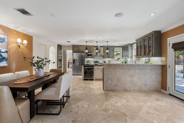 10034 Meadow Lake Lane, Houston, TX 77042