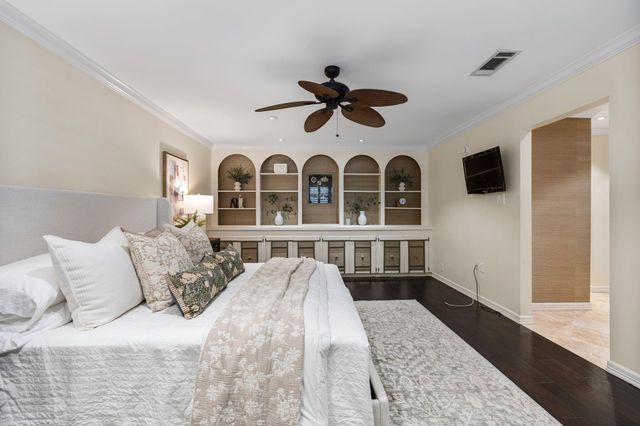 10034 Meadow Lake Lane, Houston, TX 77042