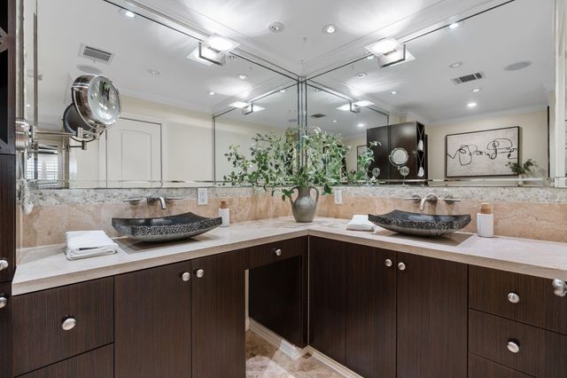 10034 Meadow Lake Lane, Houston, TX 77042