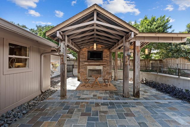 10034 Meadow Lake Lane, Houston, TX 77042