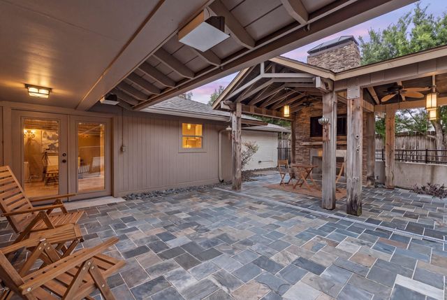 10034 Meadow Lake Lane, Houston, TX 77042