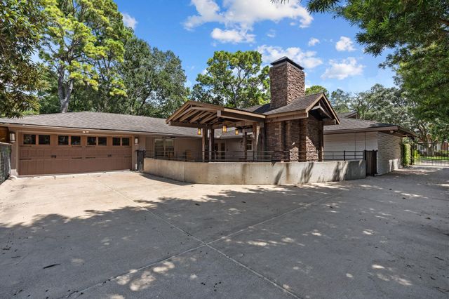 10034 Meadow Lake Lane, Houston, TX 77042