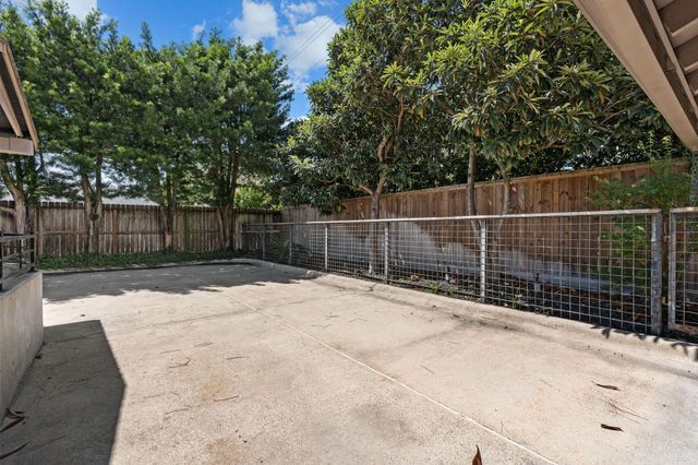 10034 Meadow Lake Lane, Houston, TX 77042