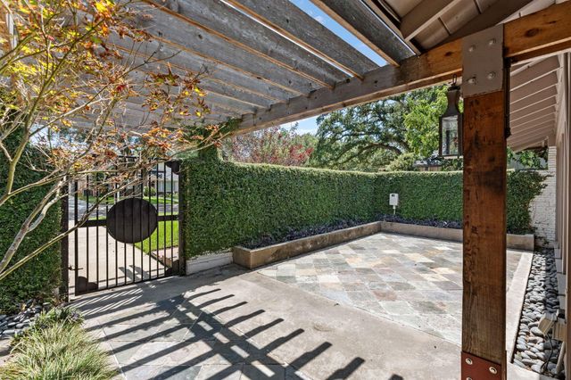 10034 Meadow Lake Lane, Houston, TX 77042