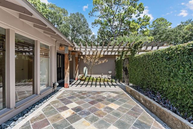 10034 Meadow Lake Lane, Houston, TX 77042