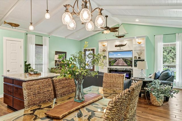 53 Old Cottage Beach, Rockport, TX 78382