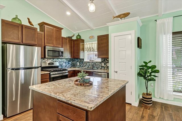 53 Old Cottage Beach, Rockport, TX 78382