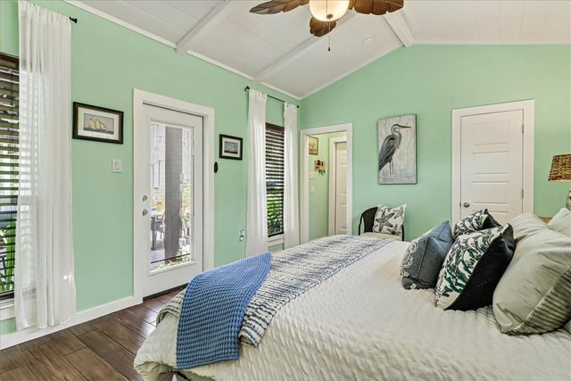 53 Old Cottage Beach, Rockport, TX 78382