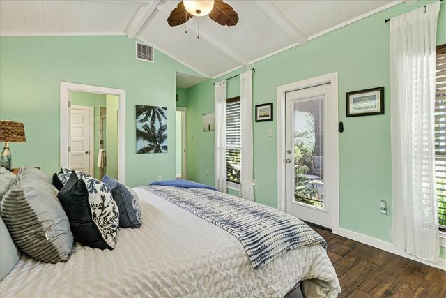 53 Old Cottage Beach, Rockport, TX 78382