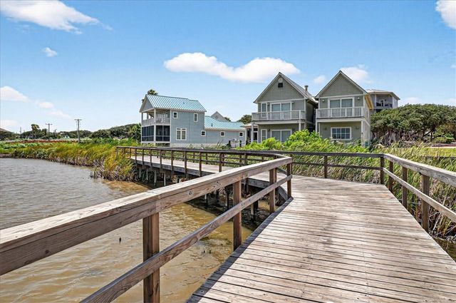 53 Old Cottage Beach, Rockport, TX 78382