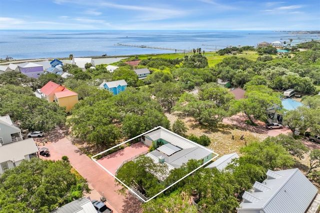 53 Old Cottage Beach, Rockport, TX 78382