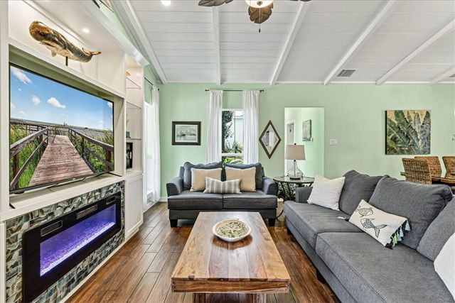 53 Old Cottage Beach, Rockport, TX 78382