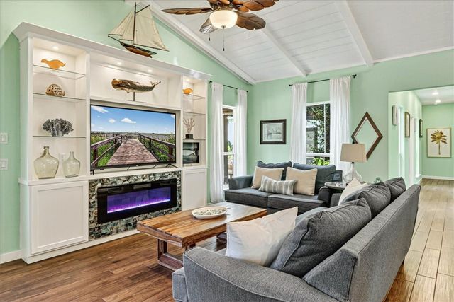 53 Old Cottage Beach, Rockport, TX 78382