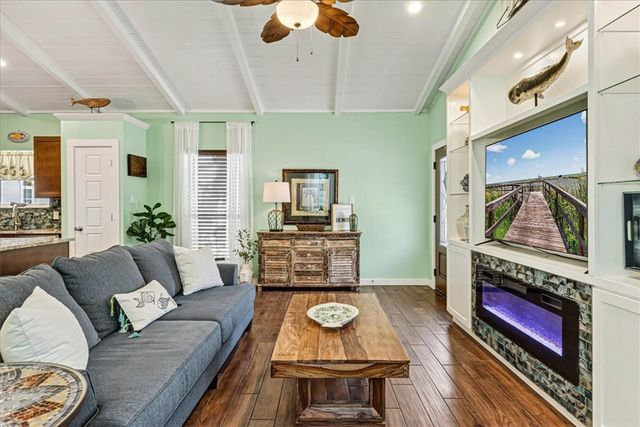 53 Old Cottage Beach, Rockport, TX 78382