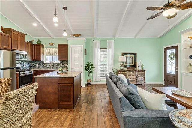53 Old Cottage Beach, Rockport, TX 78382