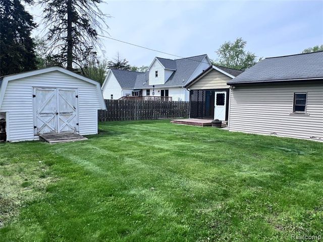 5505 Sunwood Drive, Waterford, MI 48329