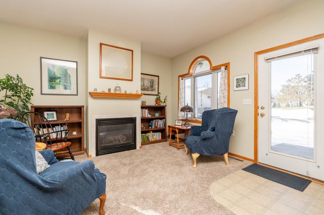 1242 Crystal Place E, Chaska, MN 55318