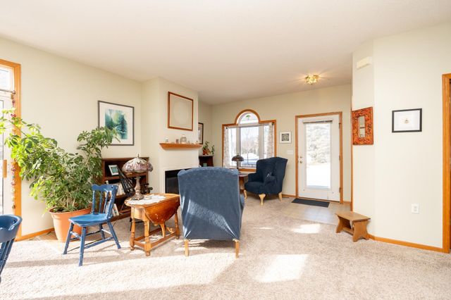 1242 Crystal Place E, Chaska, MN 55318