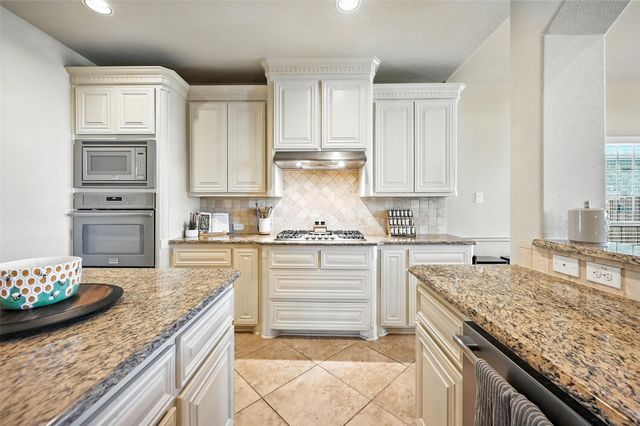 6153 Gibbons Creek Street, Fort Worth, TX 76179