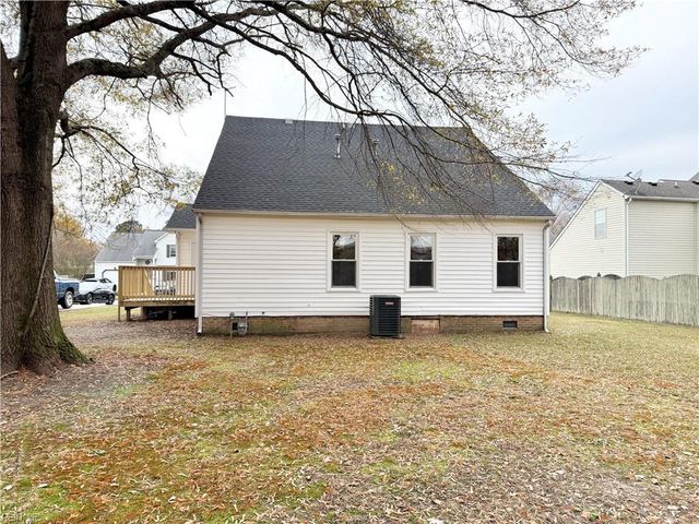 114 Ashford DR, Suffolk, VA 23434