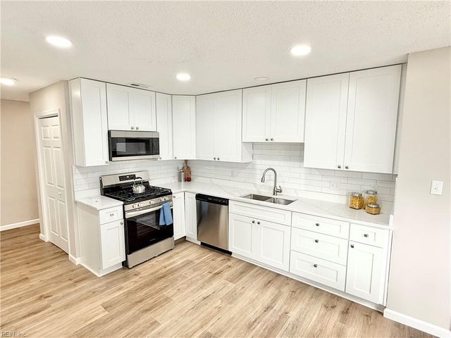 114 Ashford DR, Suffolk, VA 23434