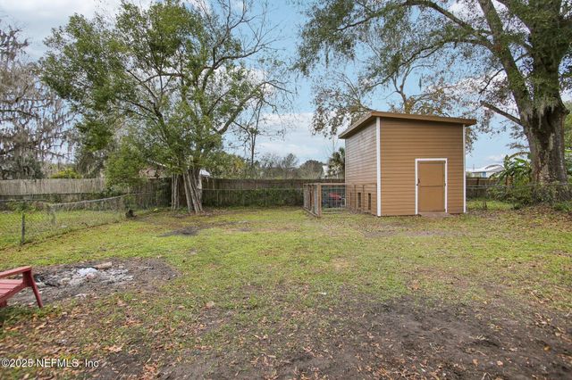 216 W FOX Street, Hastings, FL 32145