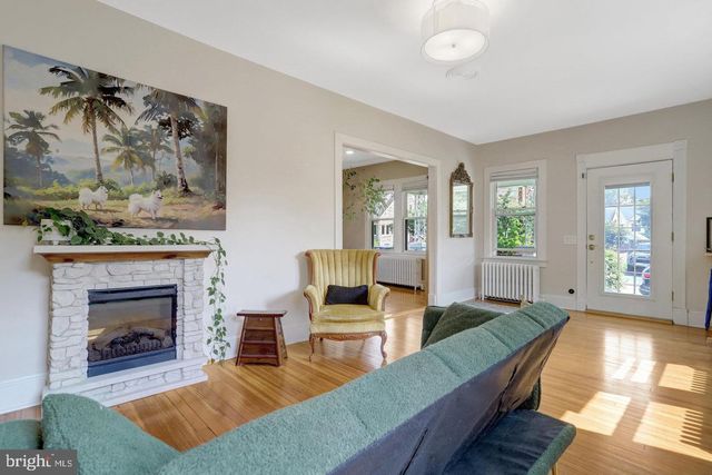 915 20TH ST S, Arlington, VA 22202