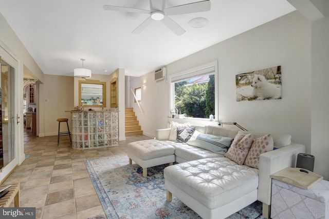 915 20TH ST S, Arlington, VA 22202