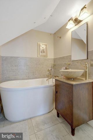 915 20TH ST S, Arlington, VA 22202