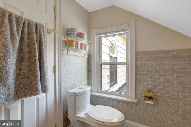 915 20TH ST S, Arlington, VA 22202