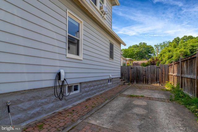 915 20TH ST S, Arlington, VA 22202
