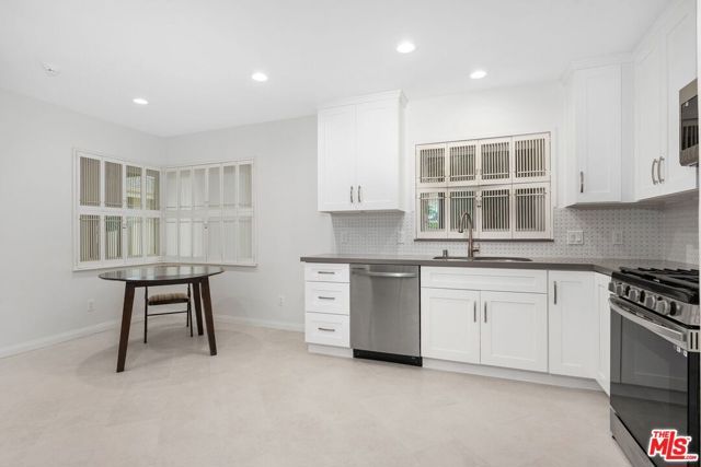 6204 S Corning Avenue, Los Angeles, CA 90056