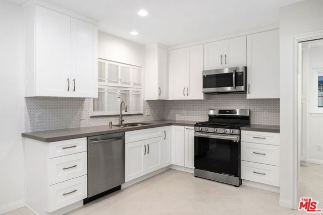 6204 S Corning Avenue, Los Angeles, CA 90056
