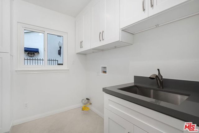 6204 S Corning Avenue, Los Angeles, CA 90056