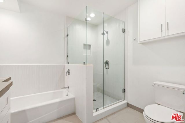 6204 S Corning Avenue, Los Angeles, CA 90056